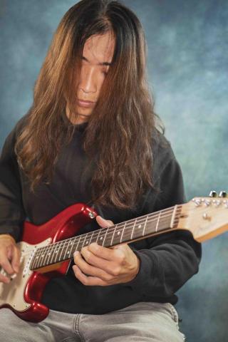 提供歌唱班服務的專家邱暐棠