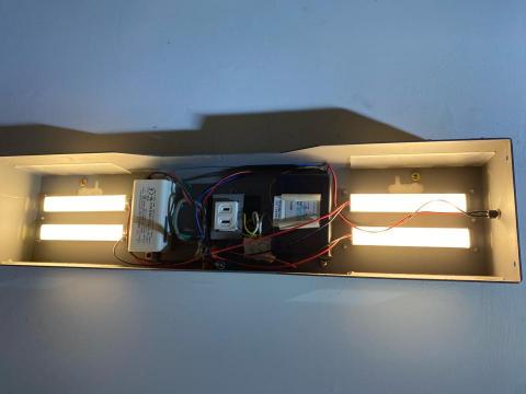 鬍鬚工程有限公司 - 樓層指示燈修繕