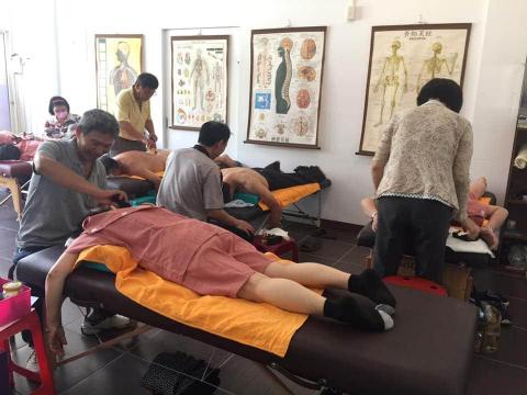 劉師父牛角舒筋 - 