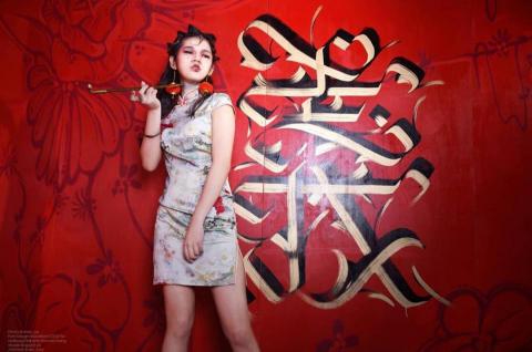 via makeup stylist - 新潮旗袍造型結合創意文字