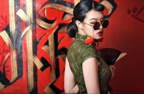 via makeup stylist - 新潮旗袍造型結合創意文字