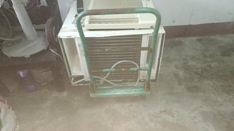 鴻展冷氣工程 - 拆回整理保養的機器