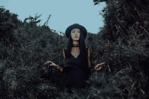 via makeup stylist - 輕婚紗寫真