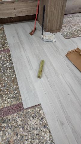 豪室美設計工程行 - 卡扣式地板平鋪施作