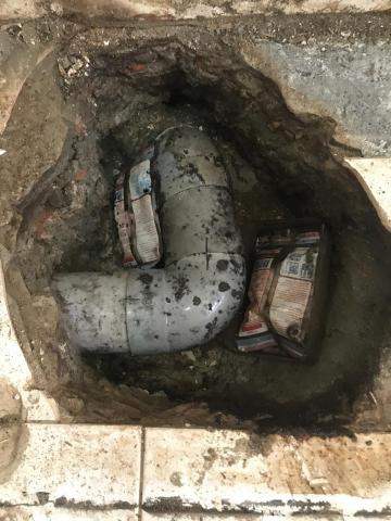 明順修繕工程有限公司專營滲漏水及壁癌處理 - 污水管修繕