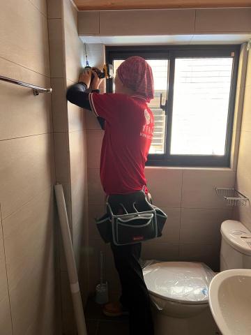 羅師傅專業安裝窗簾 - 有裝業的我 為您安裝 您可以放心 把家裡交給我