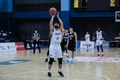 何柏勳 -  何柏勳 -