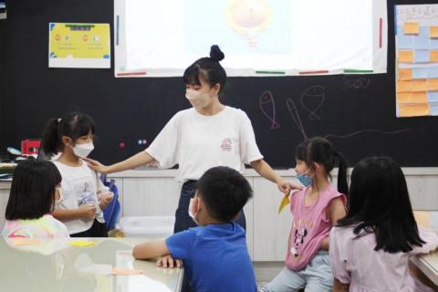 徐華憶 - 低年級創意思考課程