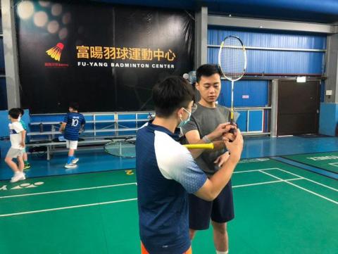 邱昱翔 - 教您正確的握拍及調整姿勢能有效降低受傷的可能性及提高擊球成功率