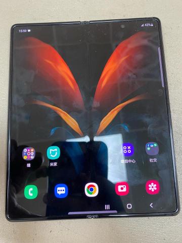 獵犬手機現場維修 - 三星折疊手機維修