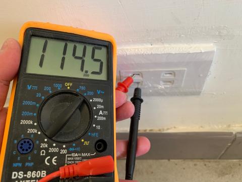立成綜合水電空調 - 量測電壓中