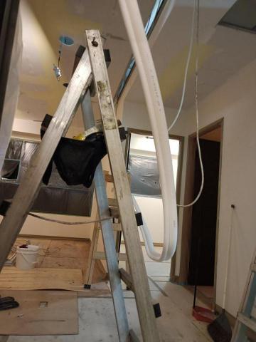 鴻展冷氣工程 - 配合裝璜拉管線