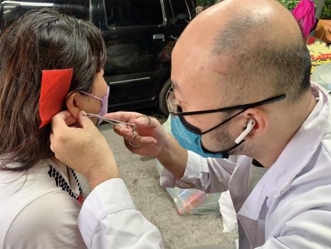 小野運動按摩/耳穴貼壓 - 