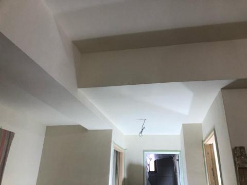 御福企業有限公司 - 走廊釘木板處，施工後。