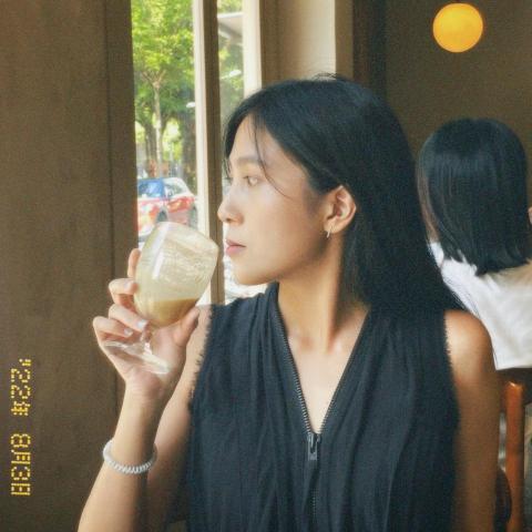 提供法文服務的專家陳叡穎