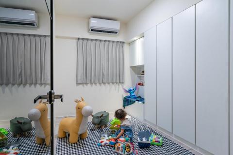 譯識設計 - -Initial -
▏高雄 &middot; 新成屋
▏14坪 &middot; 兩房一廳ㄧ衛
▏2大人1小孩 &middot; 現代都會
▏親子宅 &middot; 兒童房設計