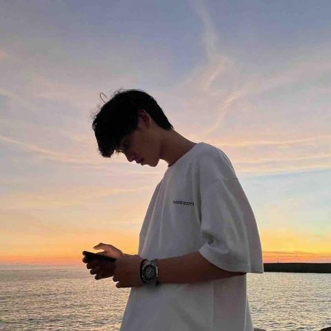 提供水上服務的專家郎偉翔