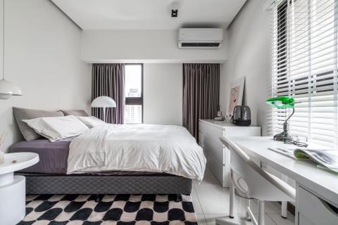 譯識設計 - -Simplicity-
▏台中 &middot; 新成屋
▏19坪 &middot; 三房一廳兩衛
▏2貓2大人 &middot; 精緻極簡
▏主臥設計