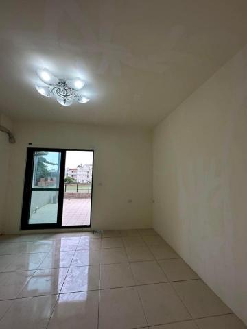 平價油漆 - 牆面與天花板裂縫補土完