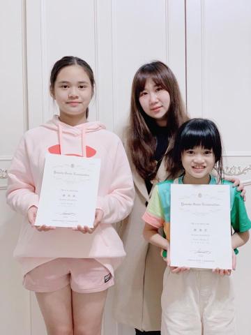 碩士李老師/長笛、鋼琴教學 檢定、升學 - 與學生檢定通過合照