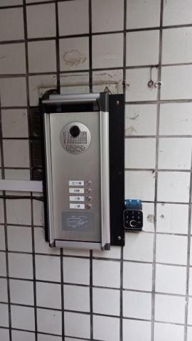 智家物聯網 - 公寓大樓多戶型門鈴可外接客制化設備(如指紋或密碼等)