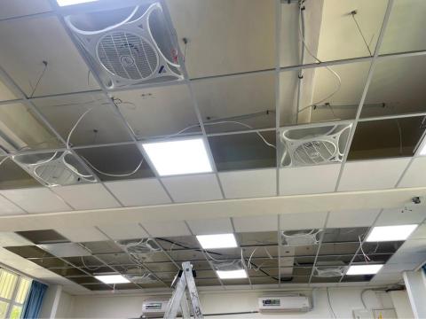 王先生 - 輕鋼架LED平板燈安裝 王先生 - 輕鋼架LED平板燈安裝