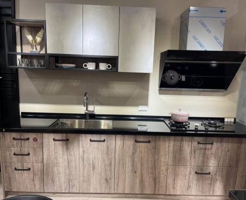 劉芳玲 - 輕工業風