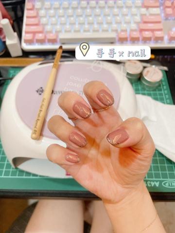 手手nail - 乾燥玫瑰璀璨法式
-前置保養/造型/建構加厚/指緣保養