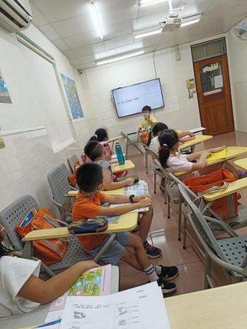 巨匠英文講師 Connie（高雄） - 兒童美語