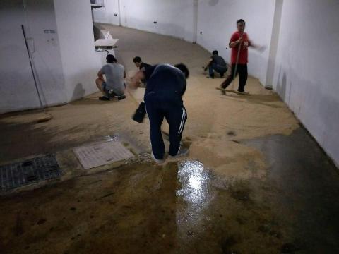 防水、地坪、抓漏、壁癌專家 - 環氧樹脂地坪『油性乾式砂漿』車道