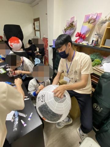 李胤寰 - 唐心寶貝志工營陪伴小孩一起參加三天的活動