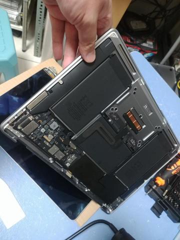 柚子電腦&熙程資訊 - 更換蘋果筆電的電池