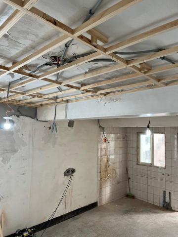 冠德室內裝修有限公司 - 天花板做法，每30公分一間距，不偷工減料，讓天花板更堅固