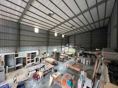 華益室內設裝修設計有限公司 - 有自己約100坪的工廠 及大型機具
