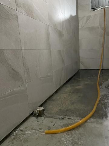 陳子旭 - 浴室測試防水性,不漏水才開始鋪貼地磚 陳子旭 - 浴室測試防水性,不漏水才開始鋪貼地磚