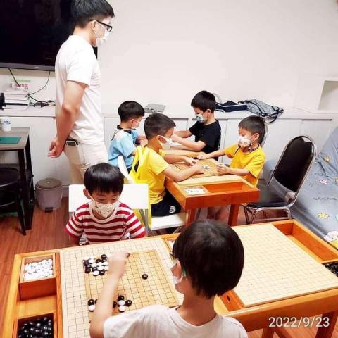 林鼎鈞 - 團體課同學對弈