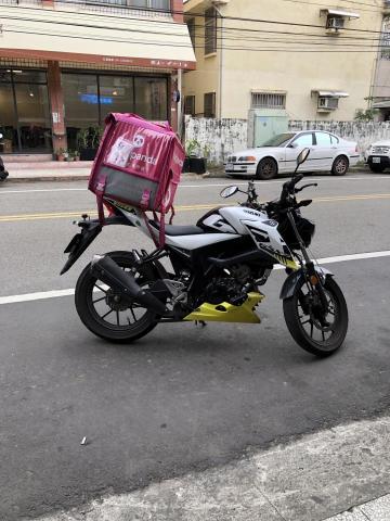 賴祺烜 - 本人的熊貓兼職