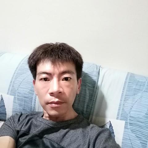 提供搬家打包服務的專家陳建誠