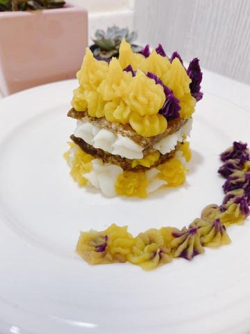 毛毛Like＿瑪吉馬麻 - 法式牛肝佐三色薯泥 -真的是寵物吃的
