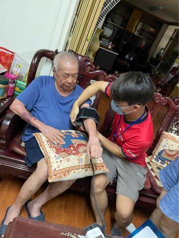 鄧有榆 - 服務隊照片