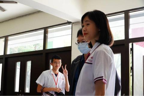 卓炘瑩 - 科展公關