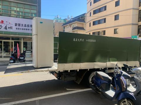 回頭車至偉 - 