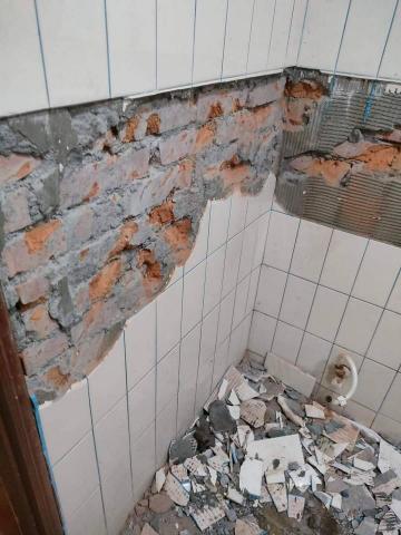 李博文 - 浴室整修1-拆除