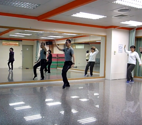 陳冠達 - 救國團 陳式38式團體課程。