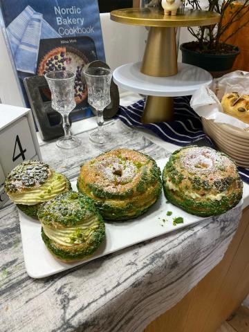 Vicky Su - 烘培：開心果口味泡芙