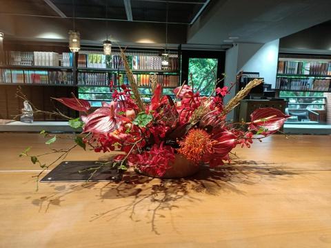 室麗清 - 玻璃乾淨程度如同無玻璃存在，會讓人撞上(若無警語或標示的話)