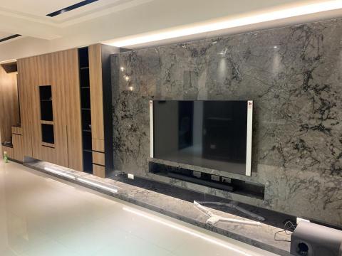 綠野室內設計工作室 - 大理石電視牆設計