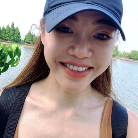 提供婚攝服務的專家何宥霏