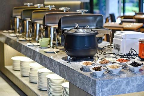 坤鑫石材 - 驛德飯店檯面鋪設
石材:銀龍灰
石種:大理石
來源地:土耳其
擁有多樣性的切面與紋路,不易撞款,經典灰色適用於任何平面,低調的氣質近年深受市場歡迎。 坤鑫石材 - 驛德飯店檯面鋪設
石材:銀龍灰
石種:大理石
來源地:土耳其
擁有多樣性的切面與紋路,不易撞款,經典灰色適用於任何平面,低調的氣質近年深受市場歡迎。