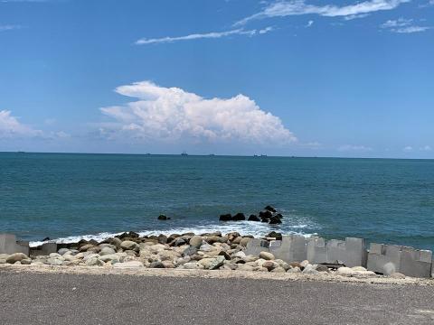 Carina買佩馨 - 海邊